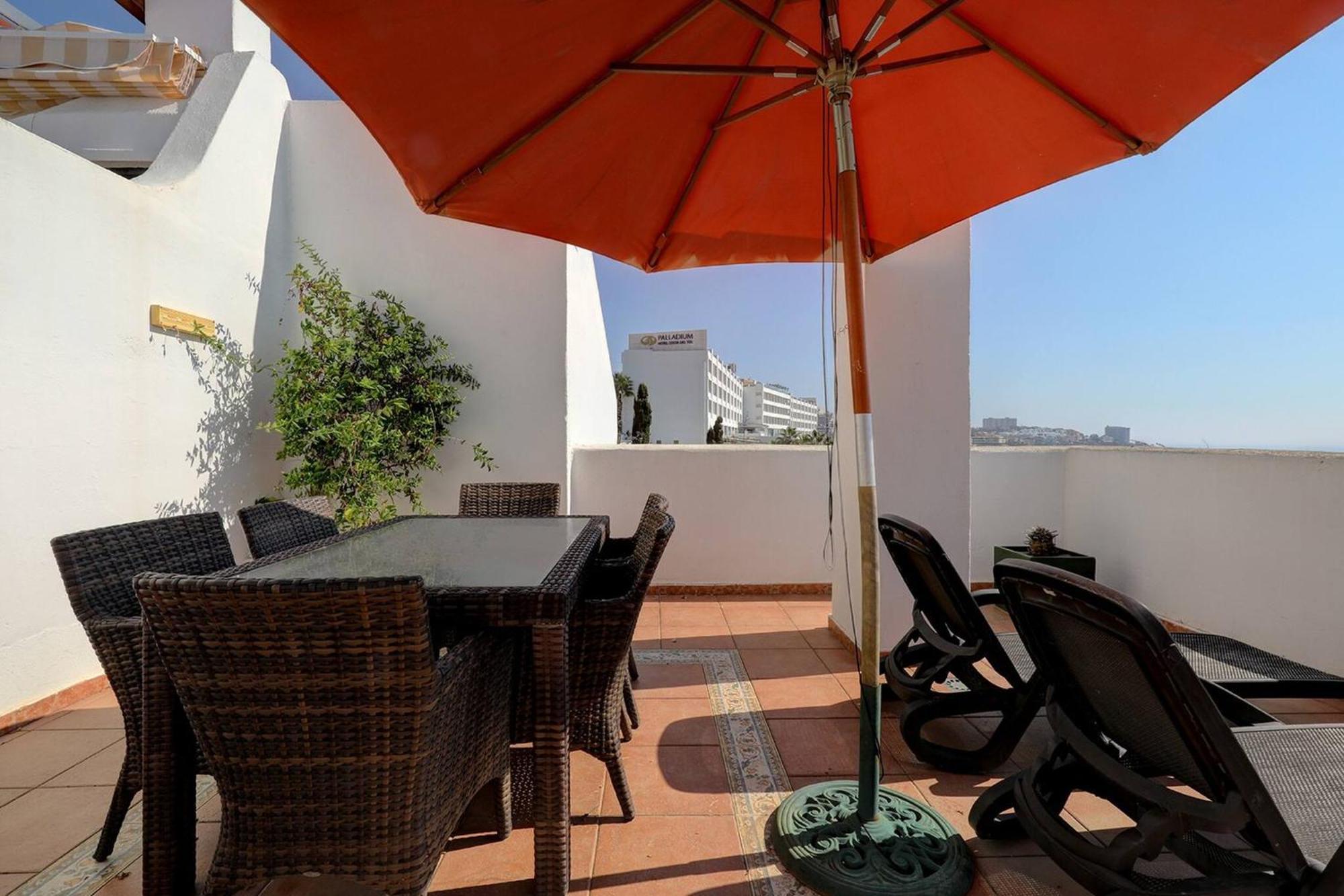 082 - Stunning Sea Views Beachfront Apartment Benalmádena Buitenkant foto